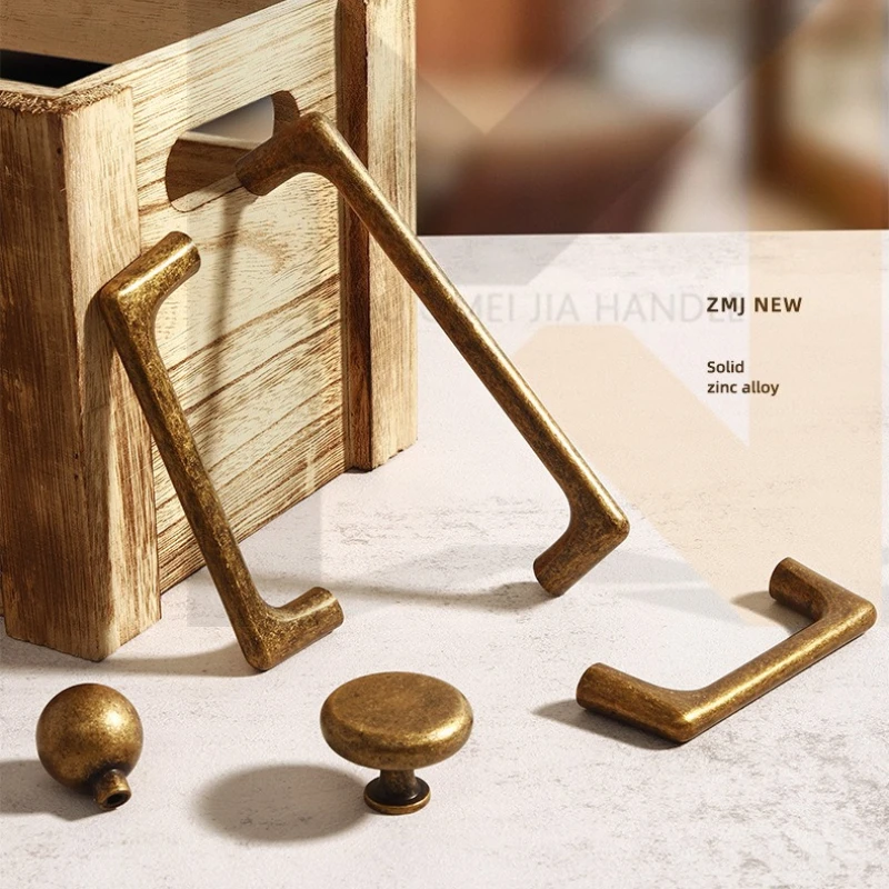 Antique-style Cabinet Door and Drawer Pulls, Retro Bronze Handles for Wardrobes and Kitchen Cabinets, Vintage Furniture Hardware