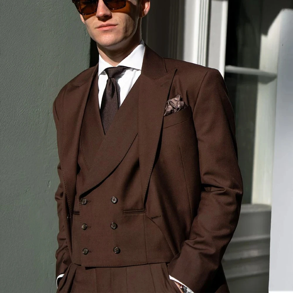 

Brown Men's Suits Formal 3 Pieces Peaked Lapel Elegant Jacket Pants Double Breasted Vest Wedding Tuxedo Party Groom Custom Suit