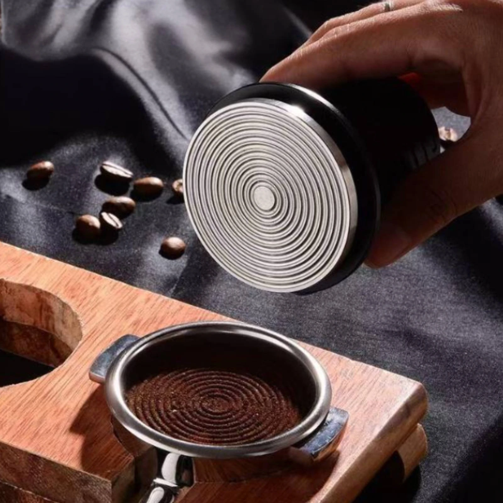 Spring-Loaded Coffee Tamper Threaded Bottom Handheld Coffee Tamper Kitchen Tool Compact Ergonomic Handle