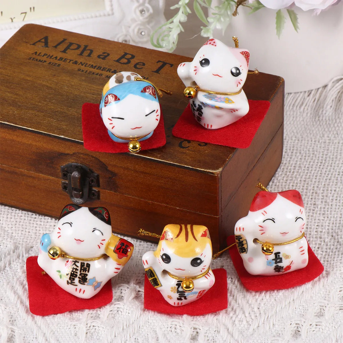 5Pcs Cat Ornaments Premium Plastic Wealth Symbol Home Car Decoration Lucky Cat Figurines Table Decor Table Decoration