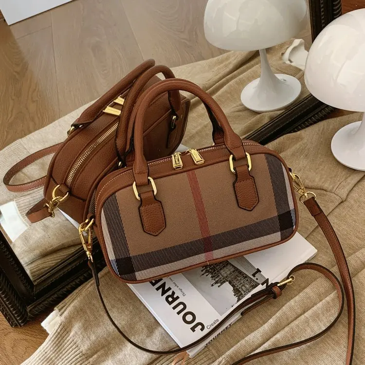 

Новая сумка-мессенджер 2026 года с клетчатым узором, на плечо, портативная, вместительная, для повседневного использования, простая городская сумка-боулинг