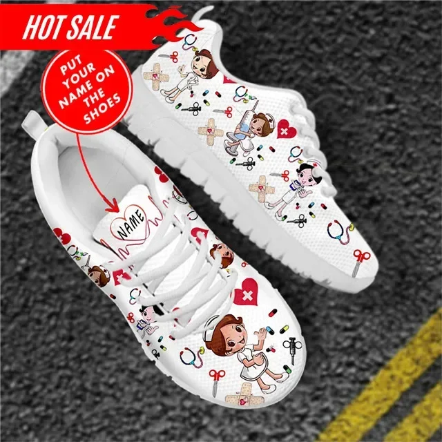 Personalisierte Krankenschwester-Schuhe, flache Mesh-Sneaker für Damen, niedliches Cartoon-Premium-Sketch-Physio-Design, atmungsaktives Schuhwerk