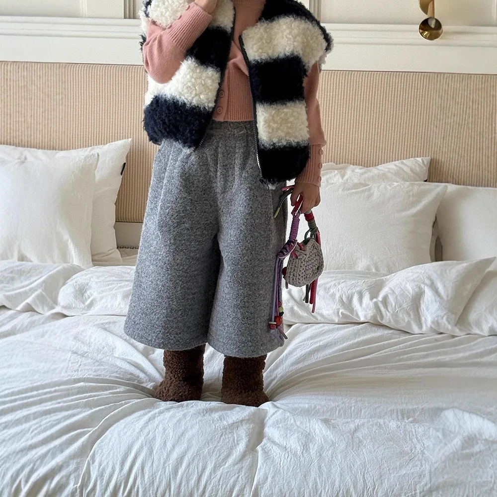 

2025 Fall/Winter Children's Plush Cropped Pants Cozy and Stylish for Winter Loose Comfortable Outfit Kids Pants