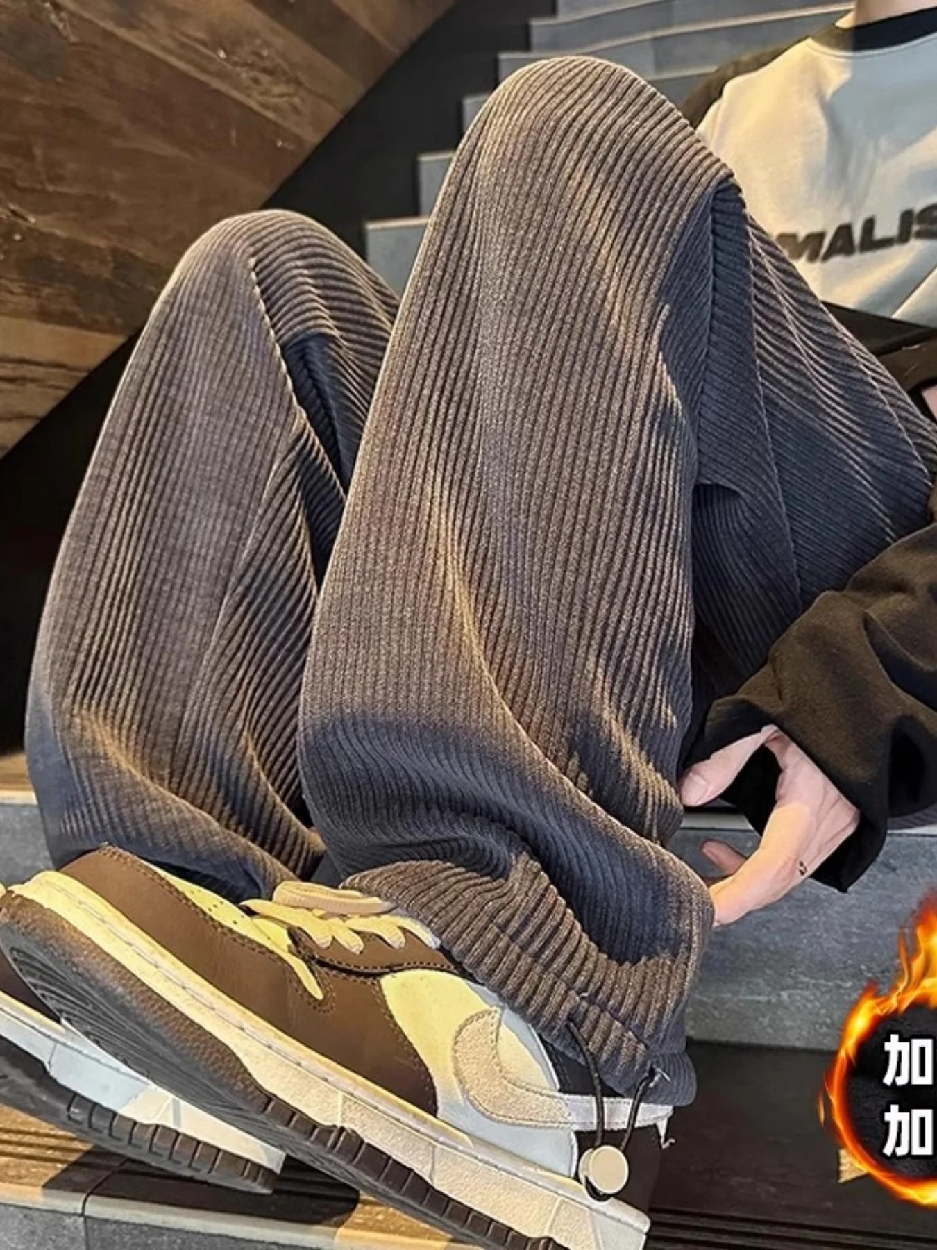 Winter New Style Warme Fleece-gefütterte dicke Retro-Jogginghose mit geradem Bein für Frauen, koreanische Version, lockere, lässige, schlankmachende, warme, vielseitige High-Street-Hose mit weitem Bein für Frauen