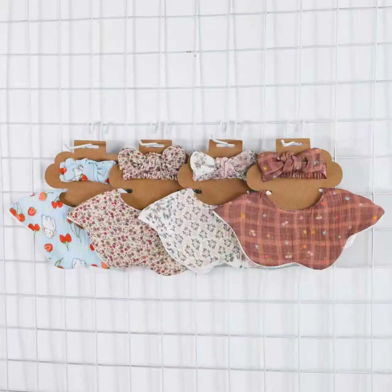 New 2Pcs/Set Floral Cotton Baby Girl Bibs Gauze Bows Headband Newborn Accessories Saliva Towel Feeding Bandana Apron Burp