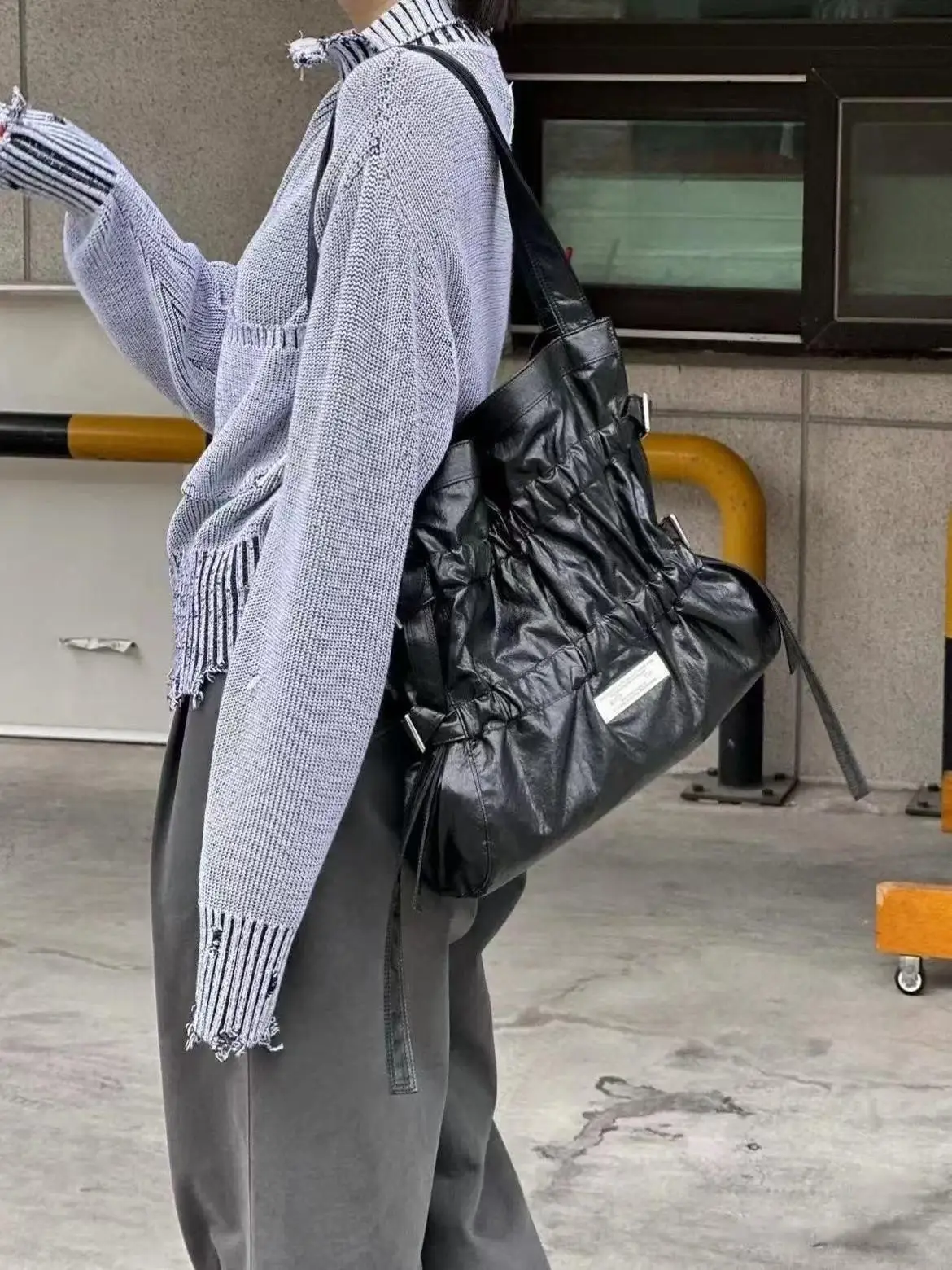 

Spring Summer New Folded Dstring ell oulder Bag Underarm Handbag Trendy Tote Bag Soft PU Leather Commuter Bag