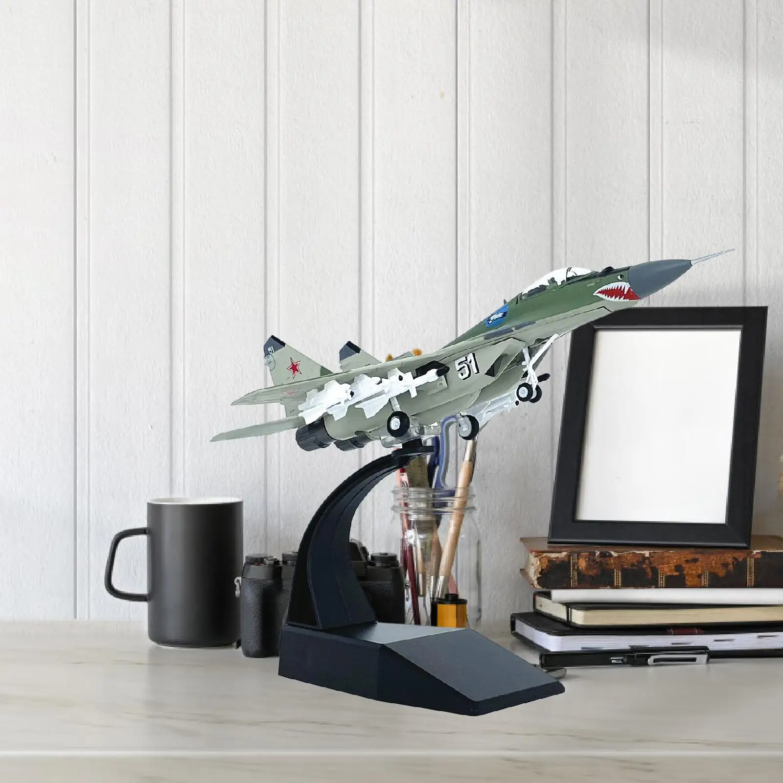 

1/100 Scale Fighter Aircraft Model Airplane Model Simulation Metal Fighter Model for Living Room Office Cabinet Collectibles