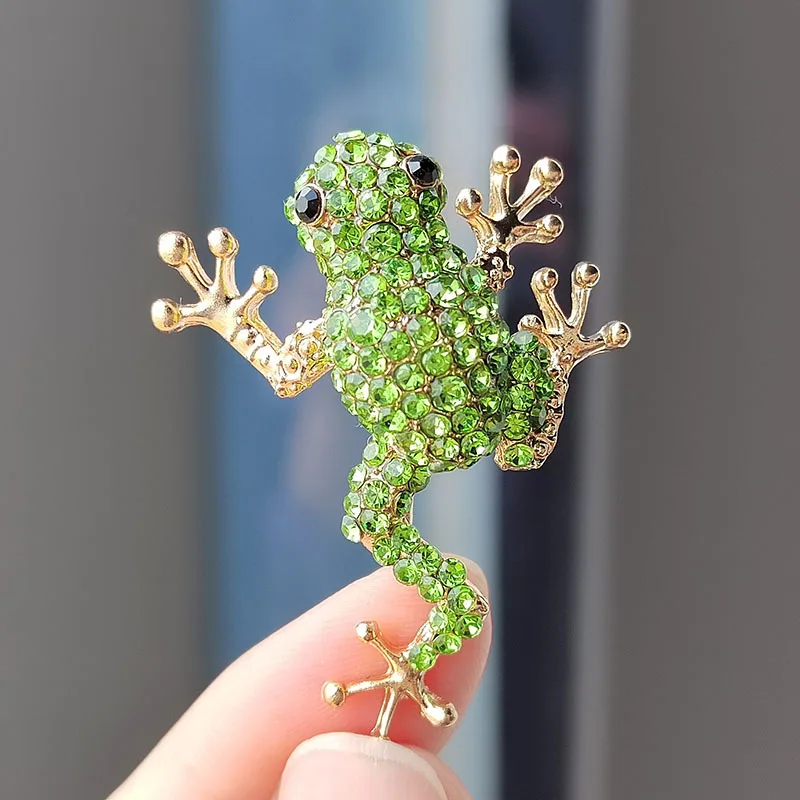 1PCS Luxury Green Frog Brooches for Women Men Vivid Animal Alloy Brooch Pin Fashion Men Suit Coat Accessories Rhinestone Jewelry