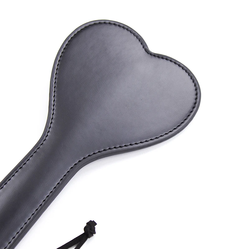 28.5cm Heart Shape Paddle Riding Crops Flogger Horsewhips Spikes Leather Spanking Paddle Slapper Dressage Whips