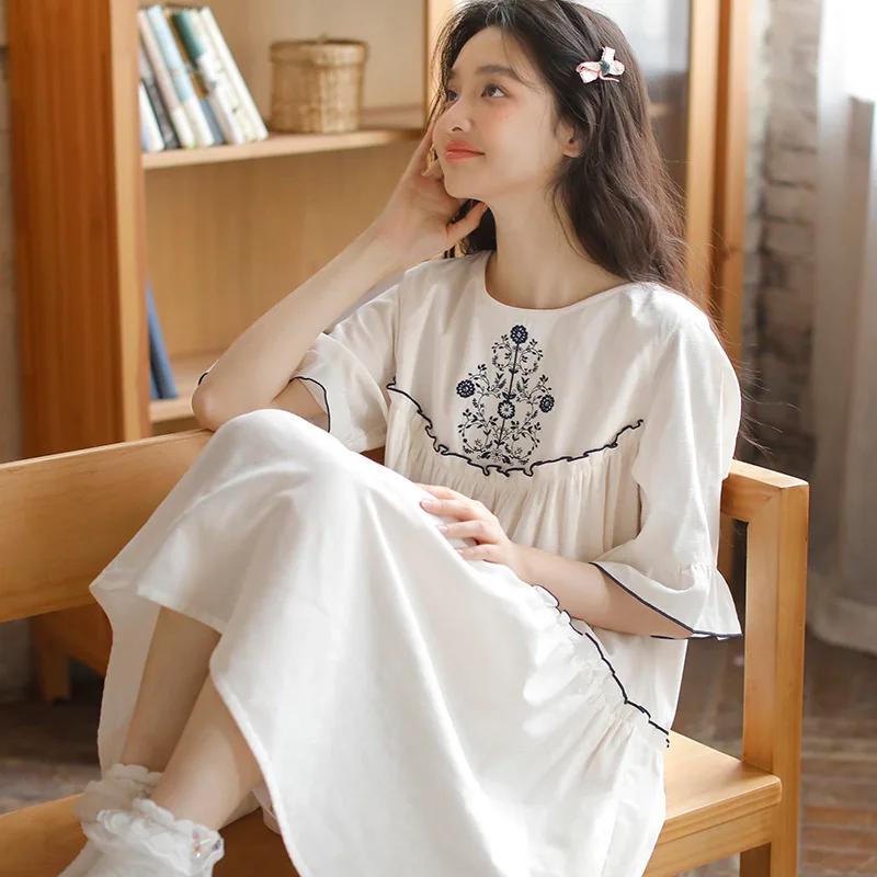 Sweet White Pure Cotton Nightgowns For Women Short Sleeve Sleepwear Vintage Princess Elegant Embroidery Loose Night Dress