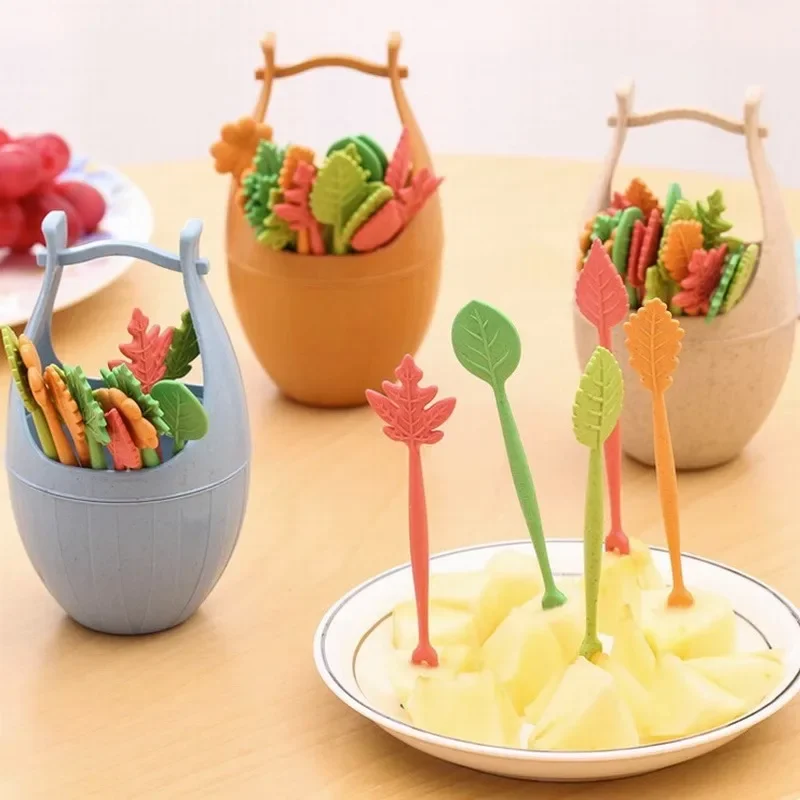 

Creative Mini Wooden Bucket Fruit Fork Set, Contains 16 Snacks Small Forks, Wheat Material Leaves Desserts Forks, 2-tooth Forks