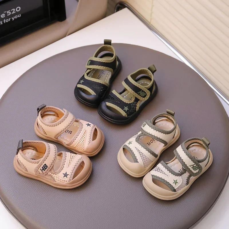 Sandalias multicolores para niños, punta cerrada, antideslizante, suela suave, transpirable, novedad de verano 2021, sandalias de moda de PU para exteriores para niños