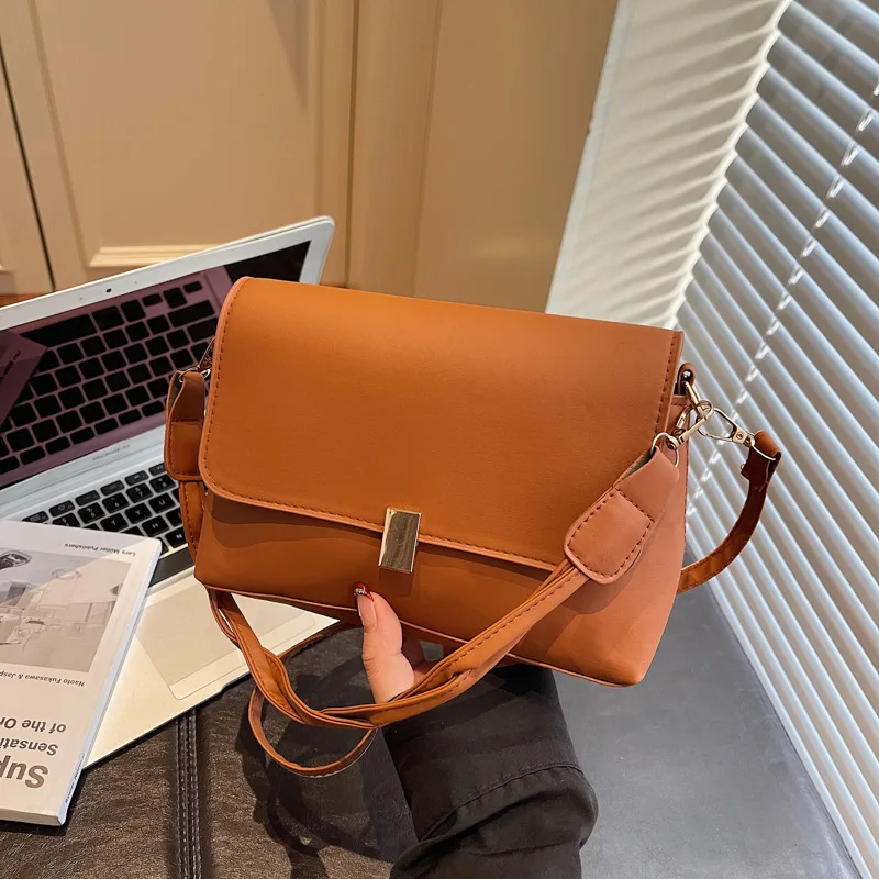 

2025 Luxe Underarm Bag, Vintage Square Purse for Women, Fashion Shoulder Crossbody, Minimalist Day to Night Tote, Textured Sling