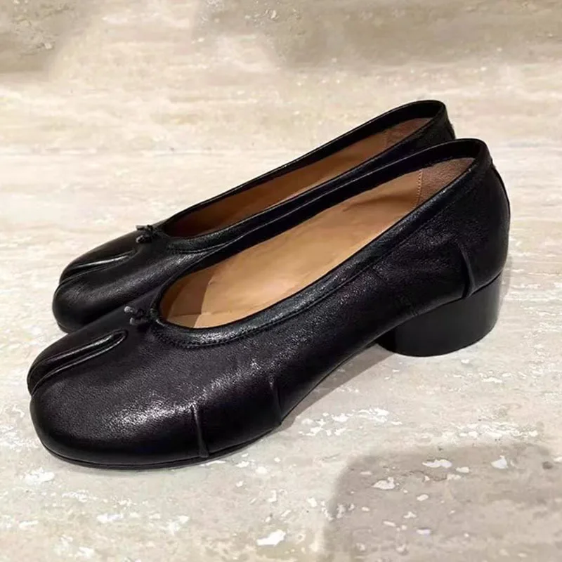 

Весенне-летние женские туфли-лодочки из микрофибры с разделенным носком, модные плиссированные дизайнерские лоферы на низком каблуке таби на мягкой подошве, повседневная обувь