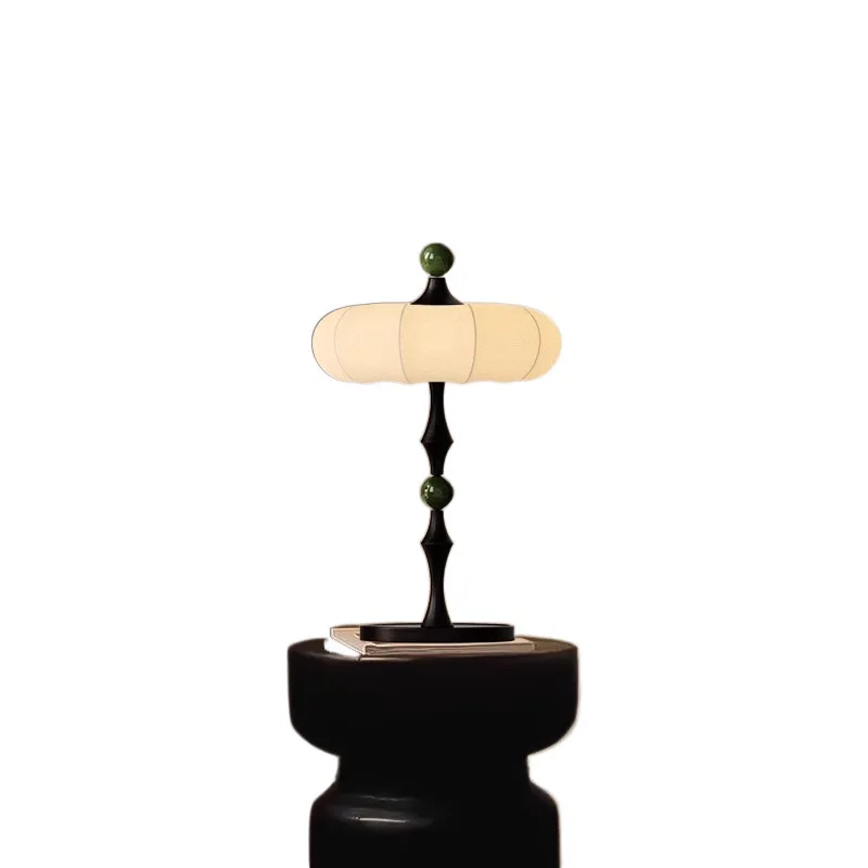 Retro medieval style bedside desk lamp, bedroom study decoration, new high-end atmosphere homestay lamps