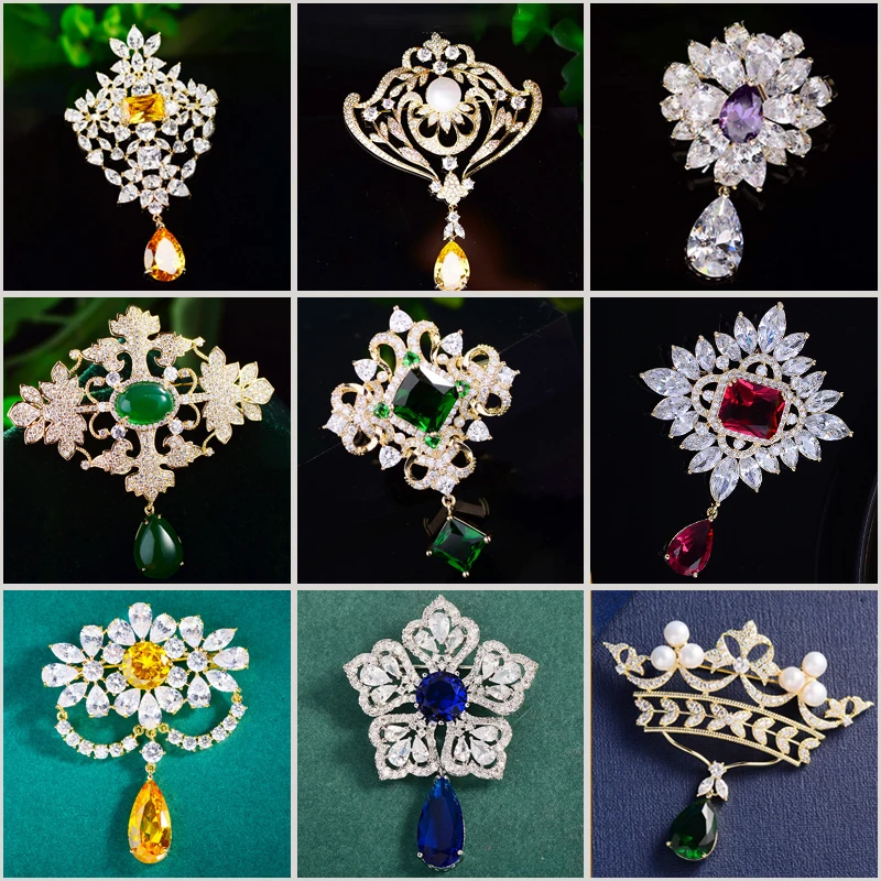 

Retro Zircon Pendant Medal Brooches for Women Men Creative Elegant Retro Palace Corsage Jacket Accessories Pins Holiday Gifts