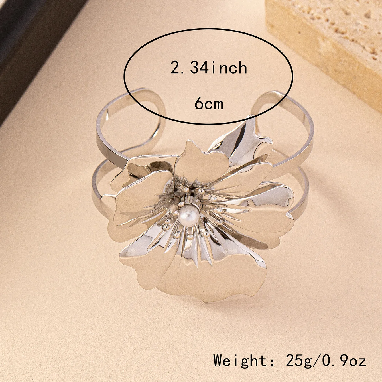 New Trendy Silver flower Inlaid Pearl Hollow Out Bracelet Bangles for Women  Retro Elegant Temperament Cuff Bracelet Jewelry