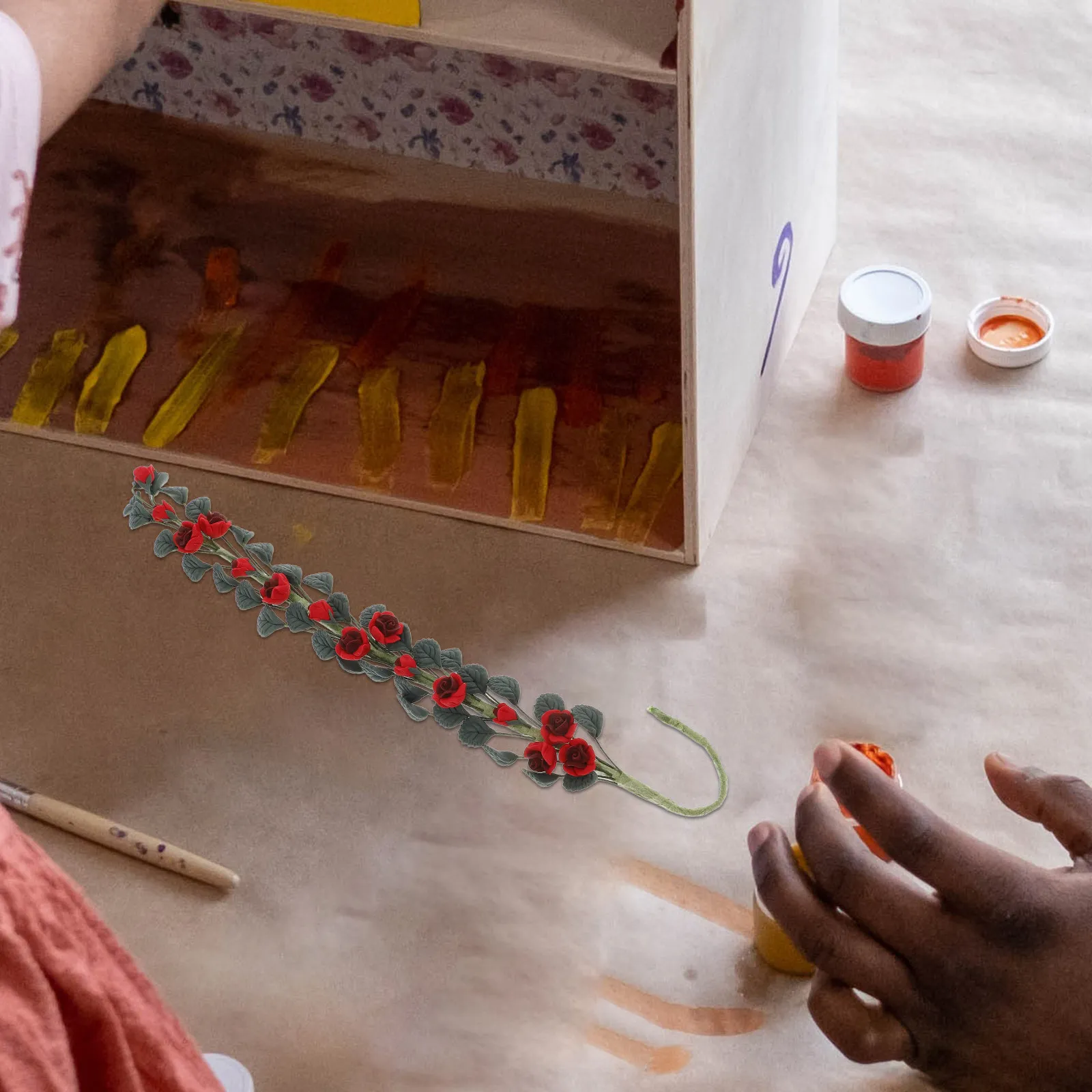 

Искусственная гибкая гирлянда из роз 1:12 для кукольного домика, декор для миниатюрного сада, балкона, сцены