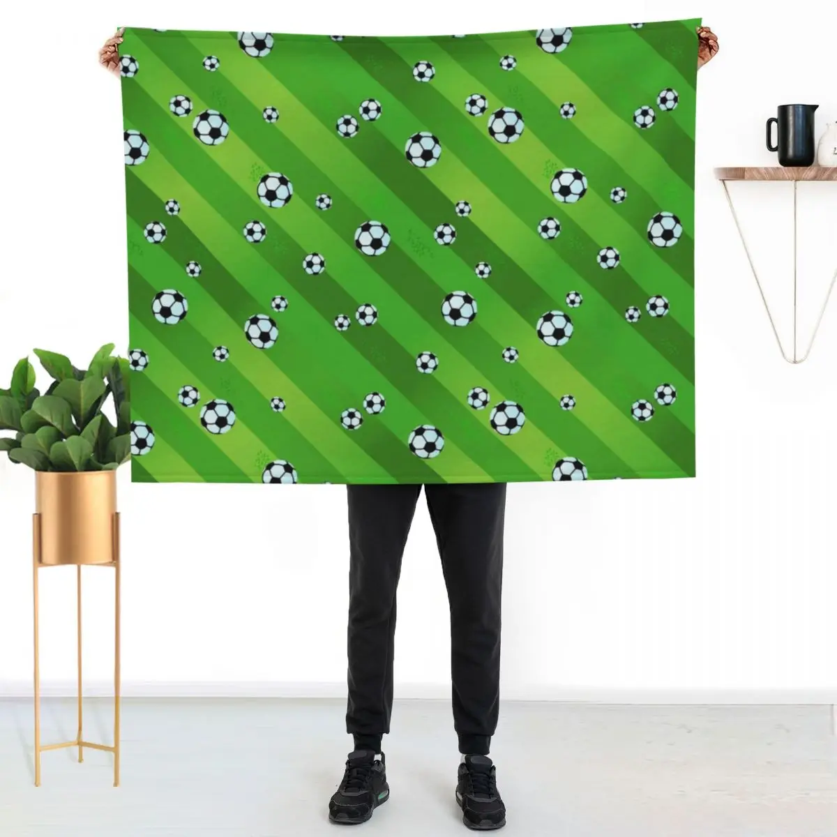 Seamless pattern of soccer field and balls Throw Blanket Anti Shedding Soft Fuzzy Blanket for Home