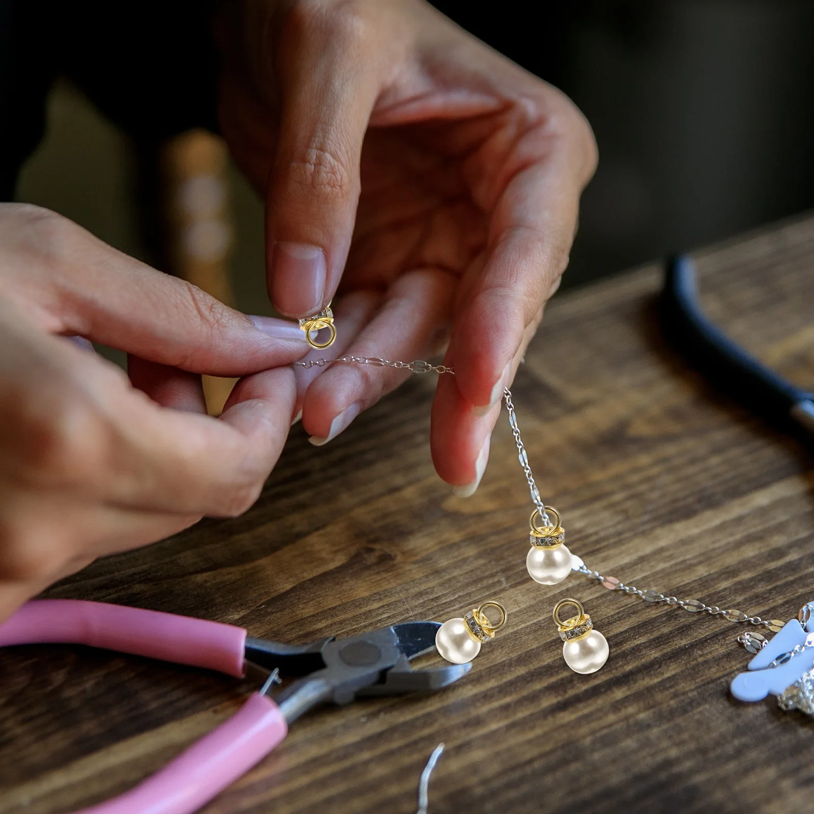 

100 Pcs Pendant Charm Bracelets Girls Plastic DIY Kit Jewelry Imitation Charms Craft Imitation Pearl Pendant Accessories