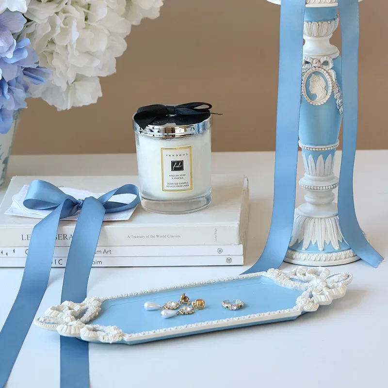French Light Luxury Vintage Blue White Resin Relief Tray Jewelry Organizer High-End Home Tray for Dresser, Entryway Key Holder