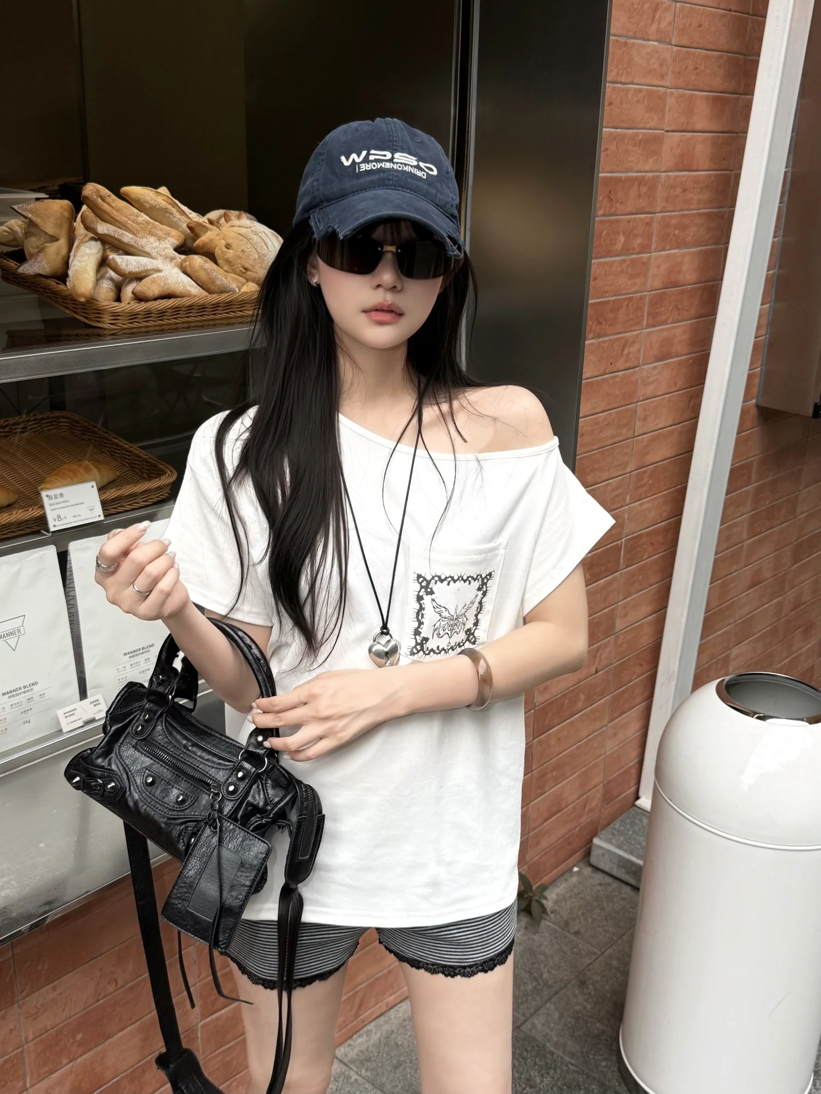 

Fashionable Casual Stripe Short Sleeve T-Shirt And Shorts Set for Women Summer Two-Piece Outfit White Versatile Clothing