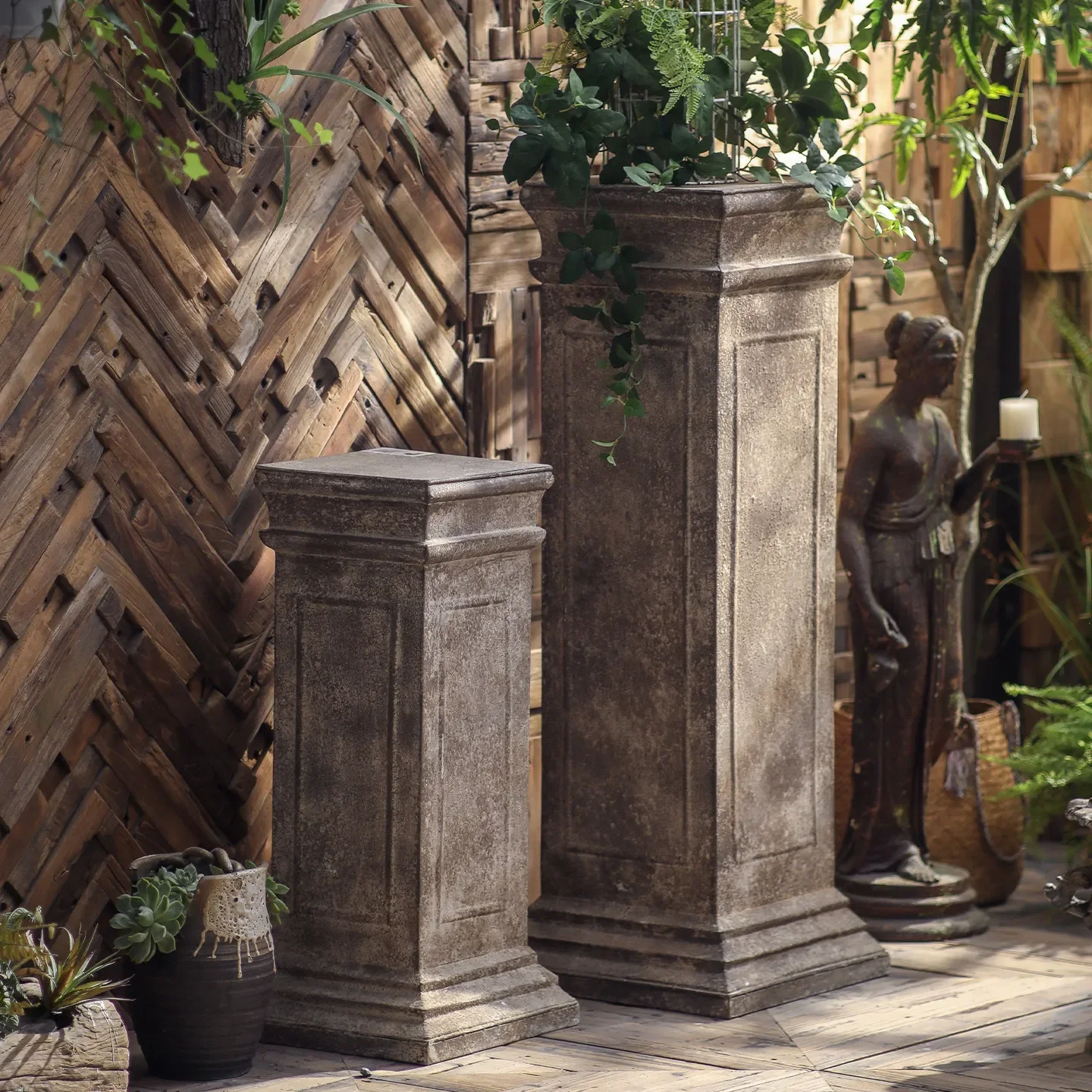 American retro old Roman column ornament garden courtyard balcony decoration pillar base flower stand wrought iron