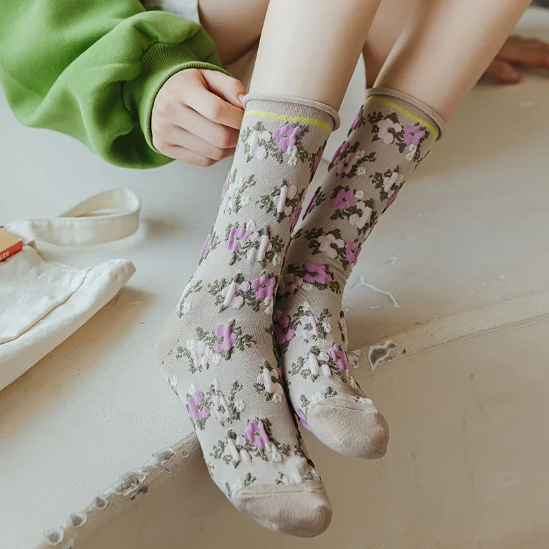 Kaus kaki katun Combed AB asimetris retro jacquard literatur kaus kaki kasual anak perempuan jacquard Lolita timbul