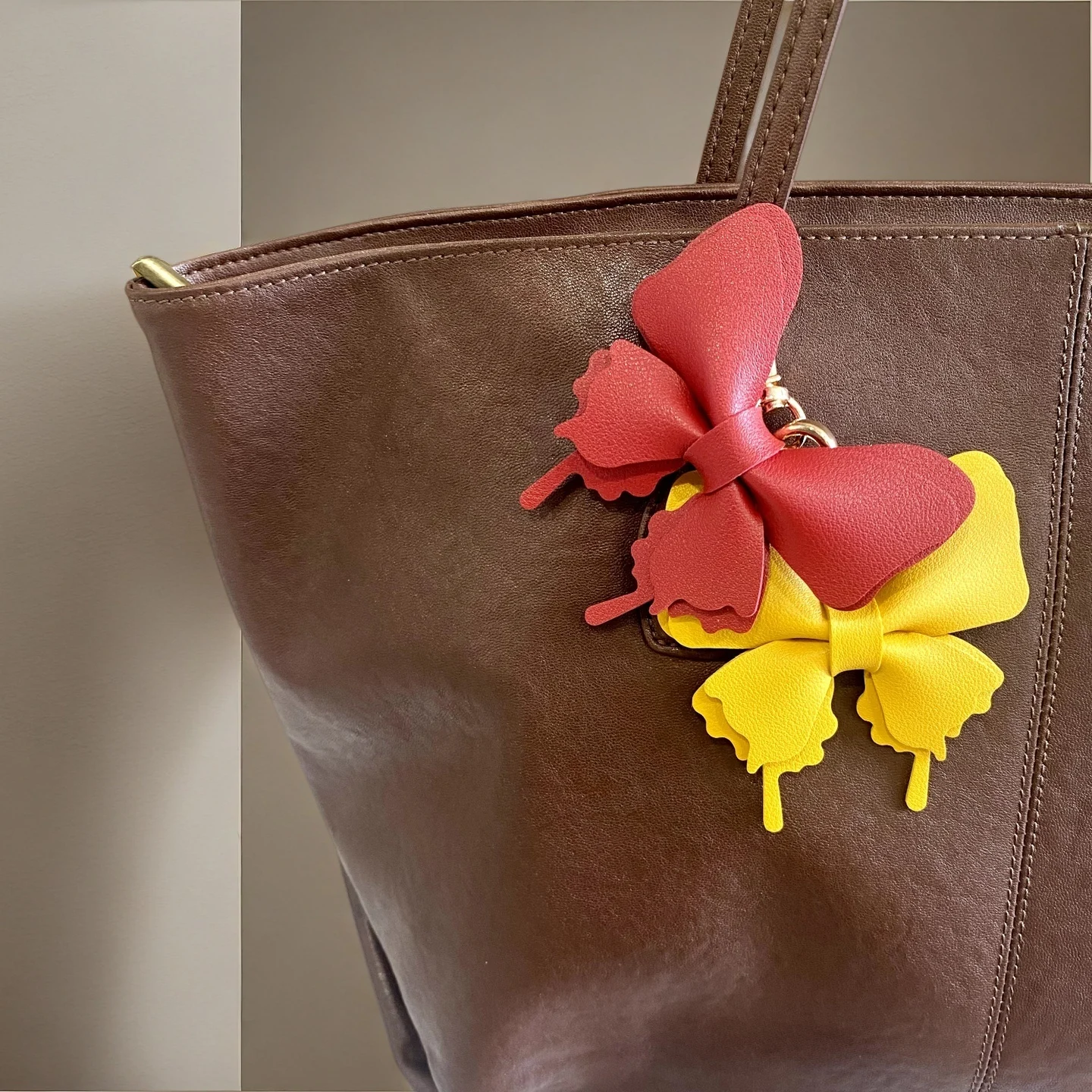 Elegant Double-Layer PU Leather Butterfly Bag Charm Keychain-Stylish Bohemian Pendant for Women's Tote, Shoulder Bag & Backpack - view 2