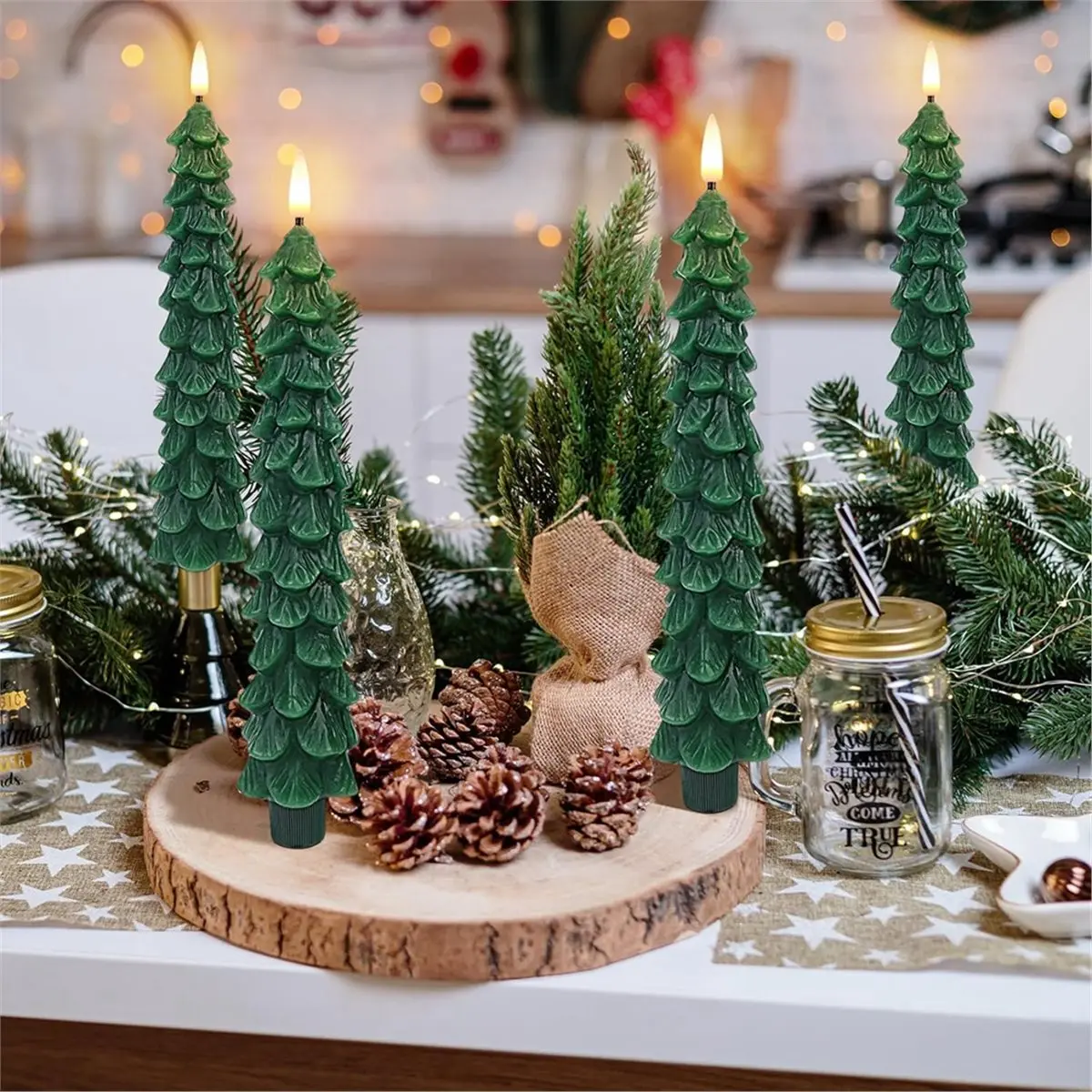 Velas de árvore de Natal com temporizador remoto, 2 peças de velas cônicas LED sem chama Bateria, castiçais de Natal cerosos verdes