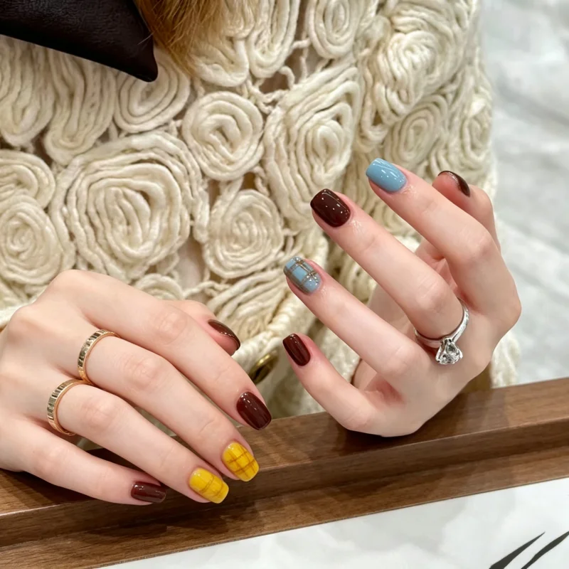 30 piezas uñas postizas cortas en forma de frijol con diseño de caricatura nicho otoño/invierno, regalo perfecto para chicas 3