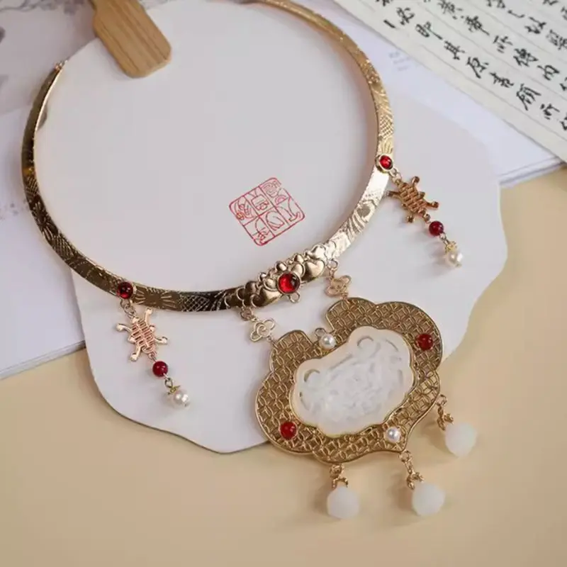 Luxury Chinese Style Necklace for Women Ruyi Pendant Jewelry 2024 New Year