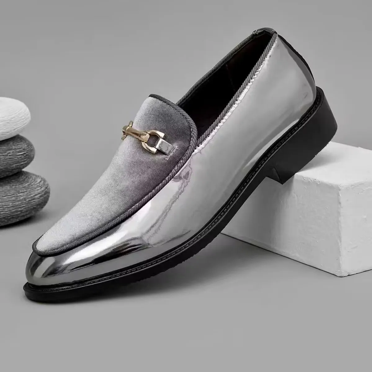 

Men's shoes 2026 spring hooligan handsome patent leather glossy shoes trend versatile casual bean shoes