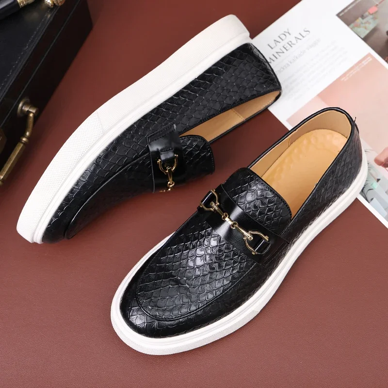 Men's Casual Shoes Embossed Leather Men Classic Buckle Horsebit Loafers Mens Slip-on Board Shoes Outdoor Flats New