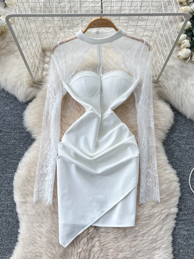 Foamlina Sexy Durchsichtiges Spitzen-Patchwork-Minikleid für Damen, O-Ausschnitt, Ausschnitt vorne, Brust, gepolstert, schmal, plissiert, unregelmäßiges Partykleid