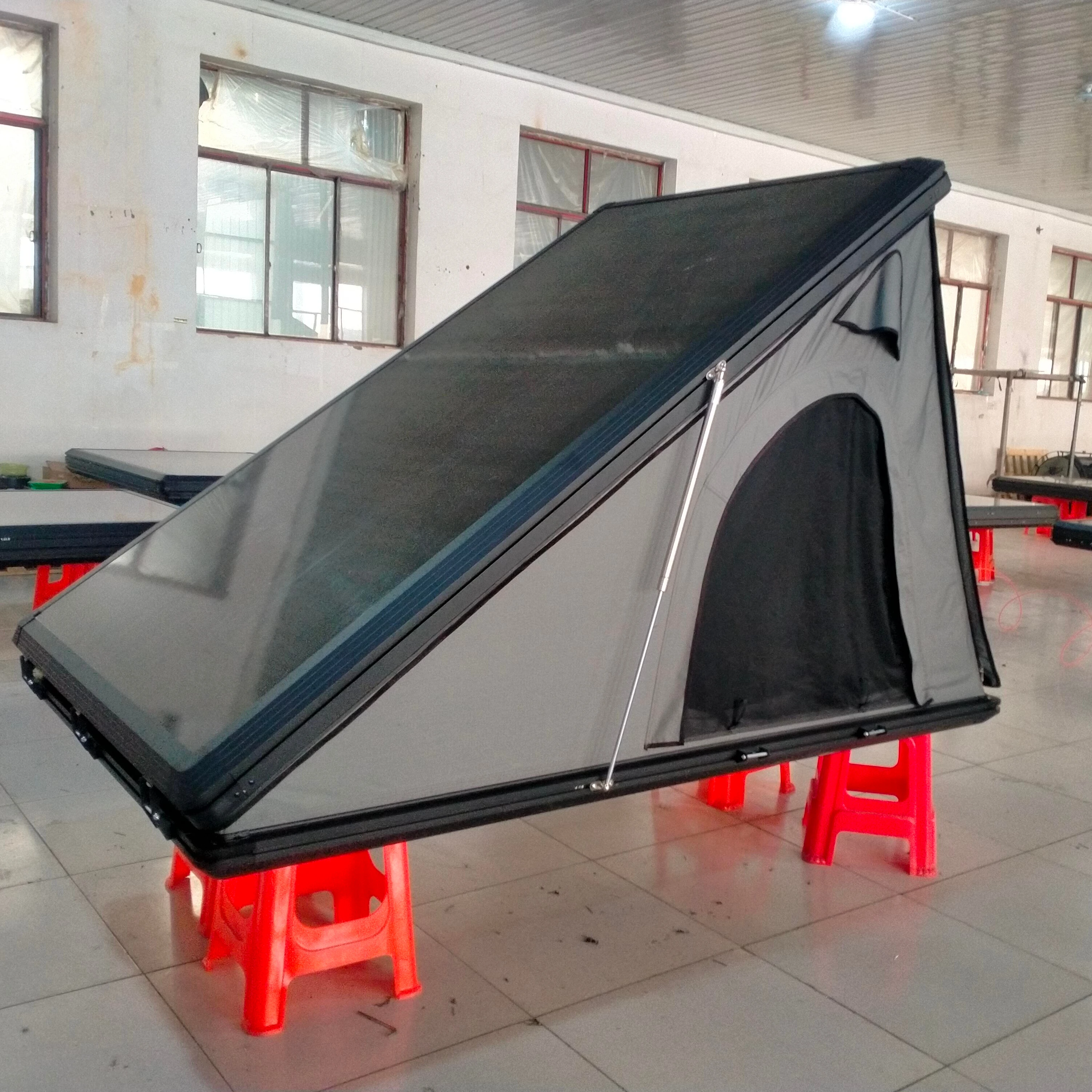 

Outdoor Camping Tent on the Roof of the Car Winter Tentbox Roof Tent Rigid Car Roof Tent Hard Shell with Insulation Liner