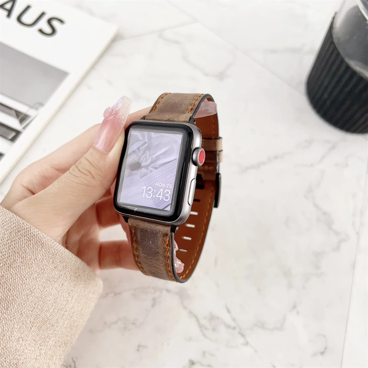 Kellon ranneke iWatchille 42/44/45/46/49mm 38/40/41mm PU-nahkainen muotikelloranneke Watch Series Ultra2 -sarjalle 10/9/8/7/6/5/4/3/2/1_voghion.com