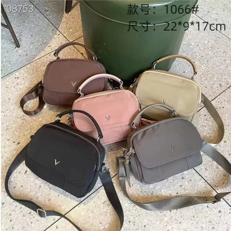 

Handbag for women 2025 new Oxford cloth bag, simple and large capacity shoulder bag, casual commuting crossbody bag