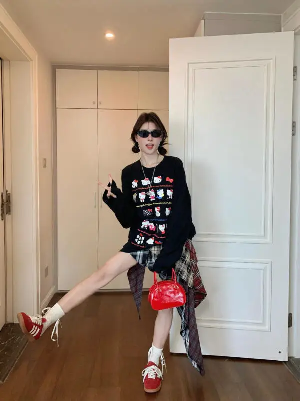 سانريو جديد الحلو الكرتون هوديي مرحبا كيتي هوديي فضفاضة طويلة الأكمام الياقة المستديرة فتاة الطباعة الربيع والخريف نمط هوديي