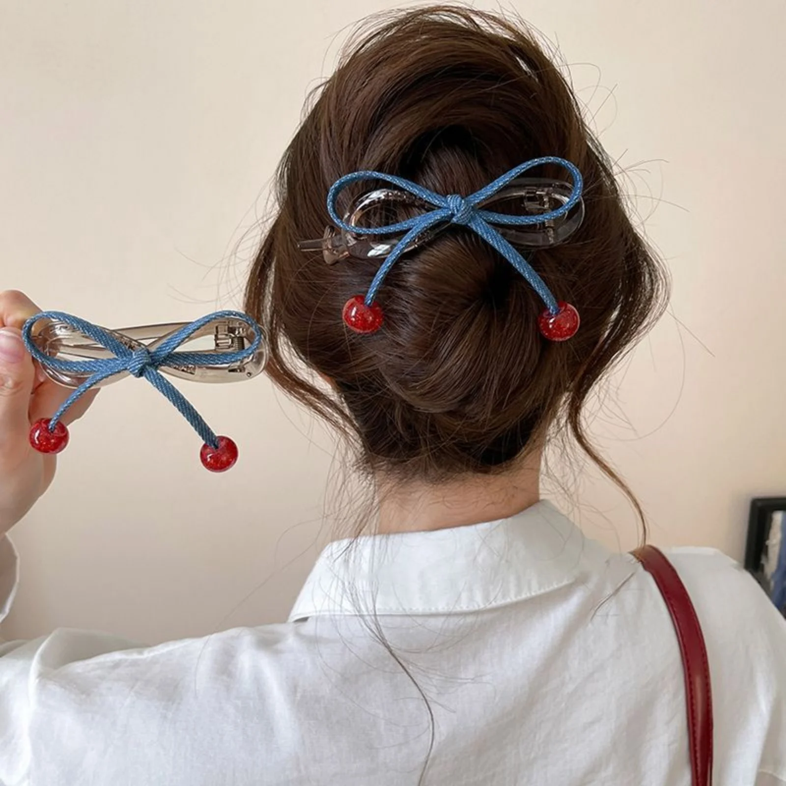 1 Stück Haarspangen mit süßer kirschblauer Schleife, süße transparente Haarklammern, modischer Haarschmuck für Frauen und Mädchen – Detail 4