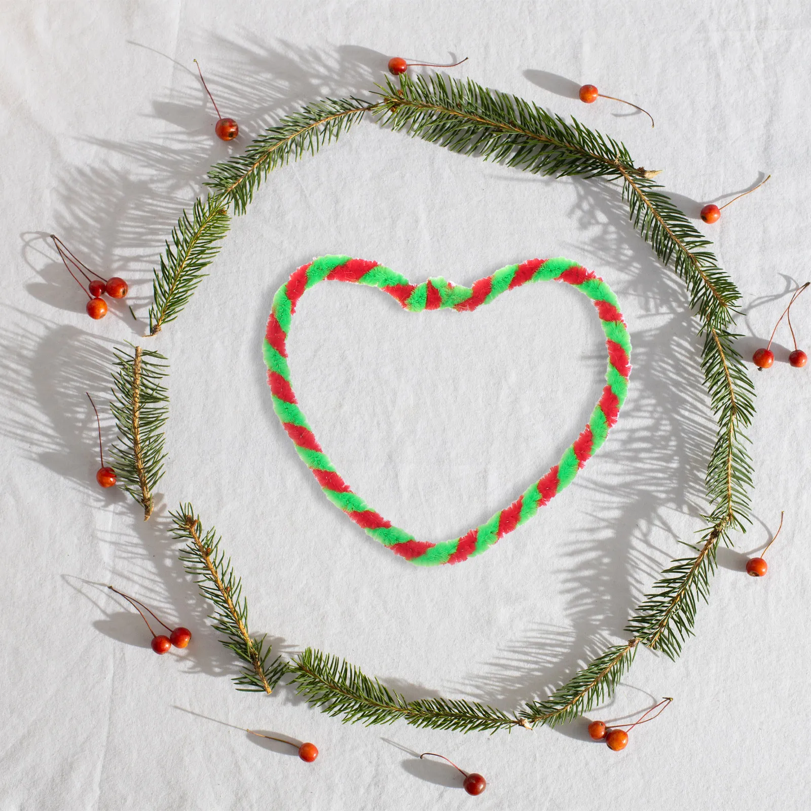150pcs Christmas Twisted Stick DIY Accessories – Bright Elastic Tops for Holiday Crafts & Creative Learning