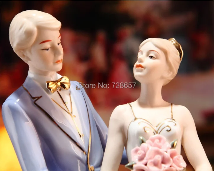 Quality Porcelain Romantic Wedding Couple Sculpture Decoration Gift Craft Accessories for Household Garnish and Valentine's Day