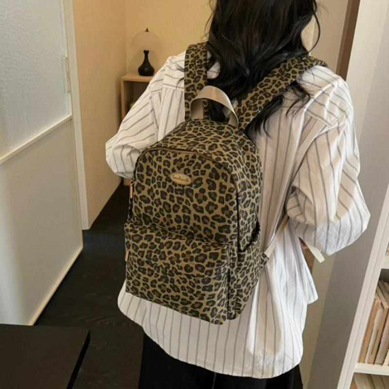 Spring New Fashionable Leopard Print Backpack Women Stylish Trendy Shoulder Bags for Students Casual and Versatile Commuting Bag