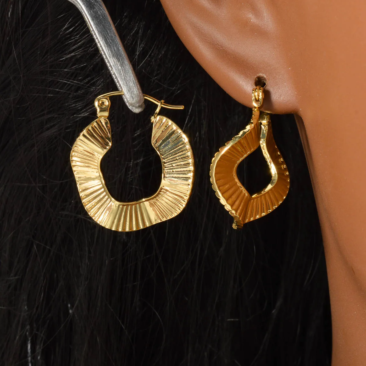 

Trendy Gold Hoop Earrings for Women Lightweight Hook Style Elegant Dainty Everyday Jewelry for Women Girls Jewelry Gift