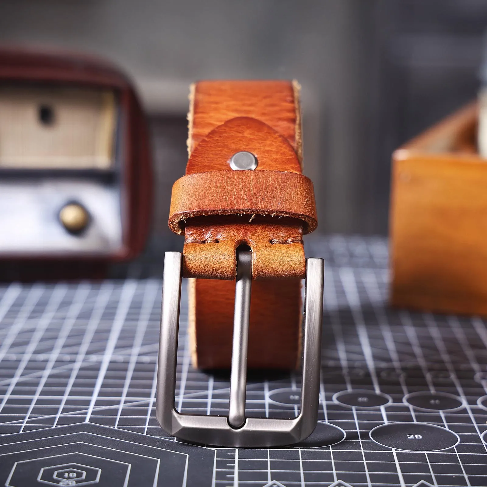 S.WORKER Klassischer Herrengürtel aus echtem Leder mit Dornschließe aus Legierung, Oberschicht aus Rindsleder, Retro-Freizeitgürtel für Jeans mit Geschenkbox – Detail 28
