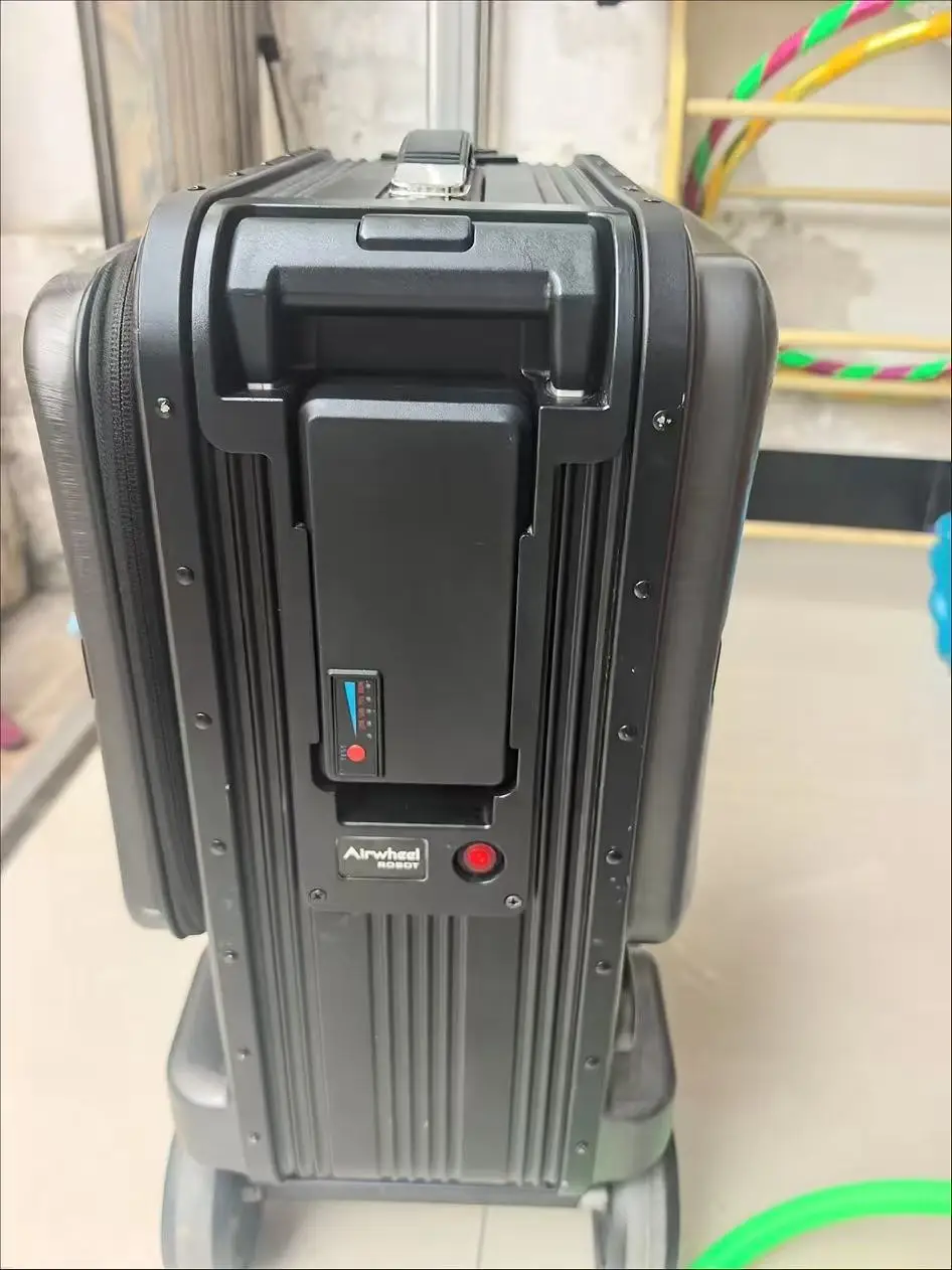

3000mAh Third generation electric luggage battery Airway SE3S can be boarded BEKE \ Airwheel lithium battery miniT SE3T 36V