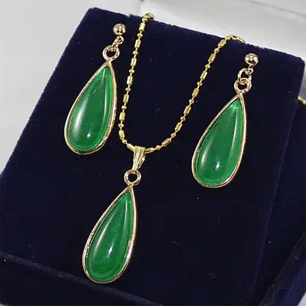 

Hand Inlay Green stone 18KGP Necklace Pendant earrings Set