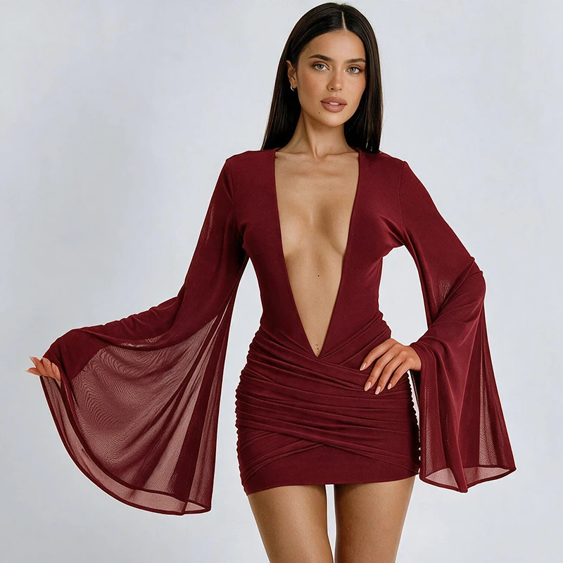 Einfarbiges, sexy, tief ausgeschnittenes, langärmeliges, figurbetontes Minikleid aus Netzstoff mit Falten – Detail 2