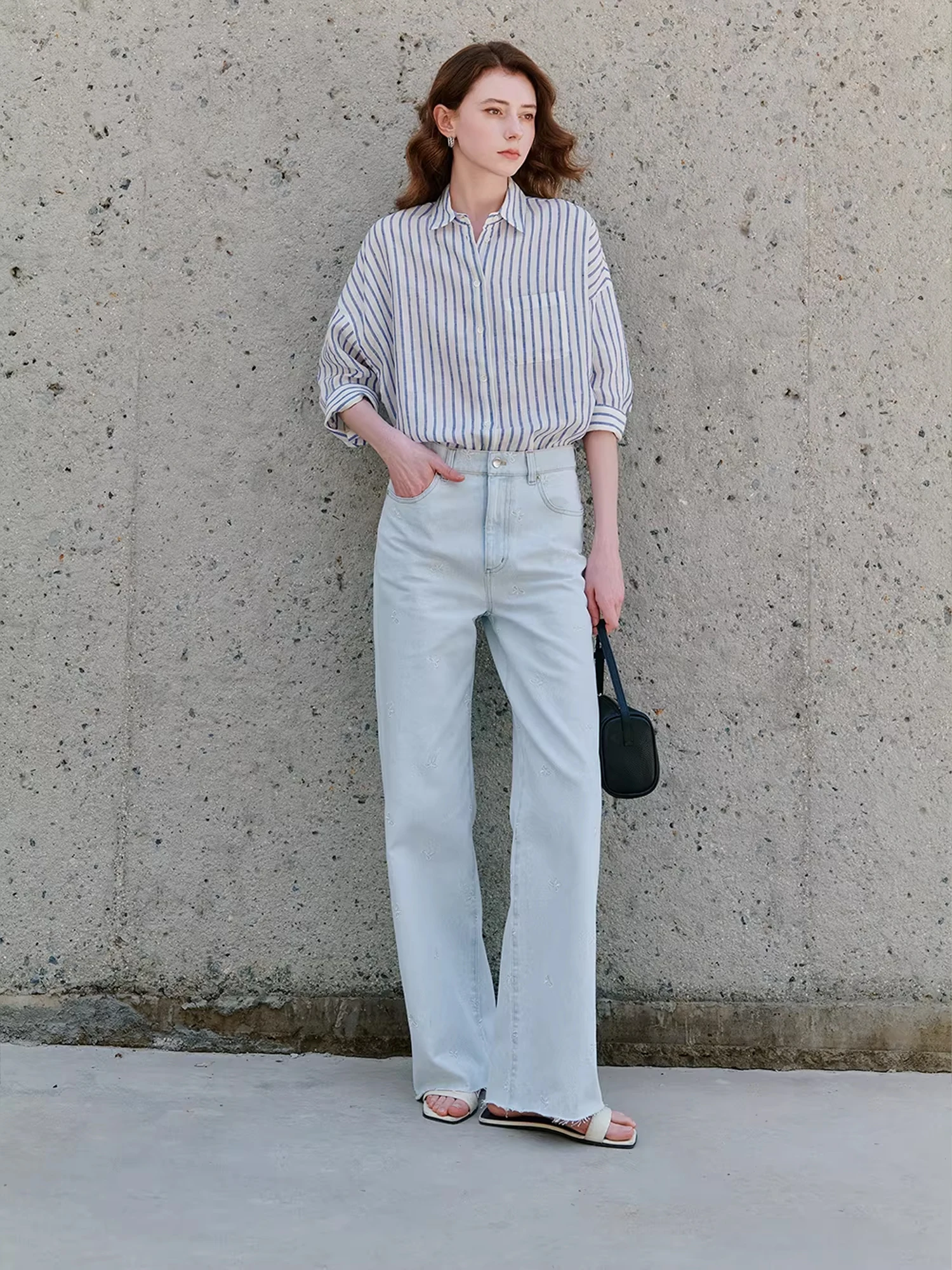 

Style Knot Embroidered Hem Straight Leg Jeans Cotton Natural Waist No Stretch U8756 Ladies Fashion Spring