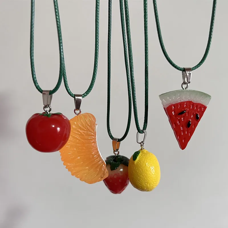 Bonito collar con colgante de fruta de limón y naranja, joyería de vacaciones para mujeres y hombres, cuerda de cuero, accesorios para el cuello de moda de verano